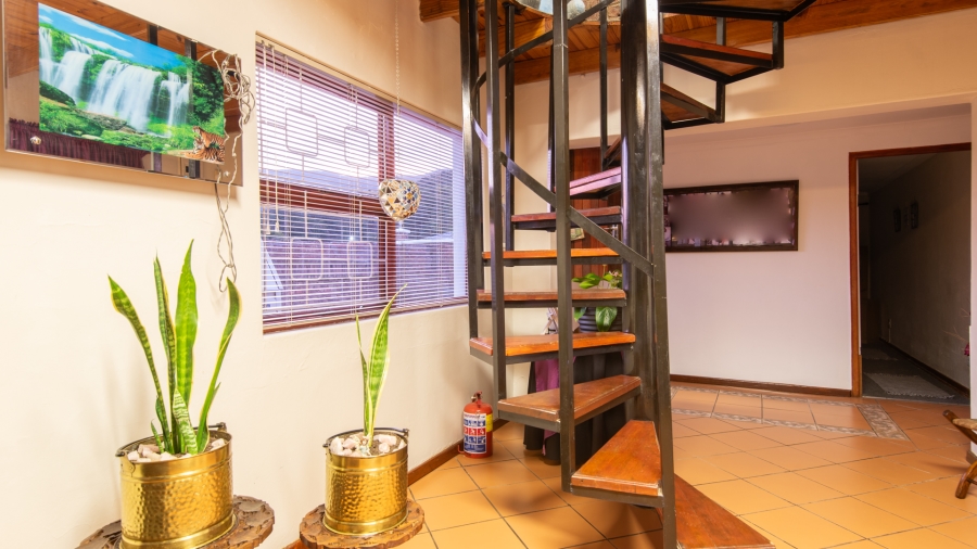 5 Bedroom Property for Sale in Somerset East Eastern Cape
